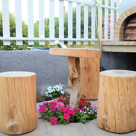Apartment The Flintstones House *