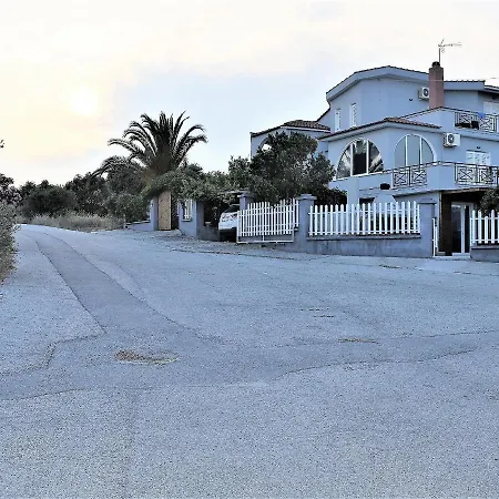 Apartment The Flintstones House Limenaria (Thasos)