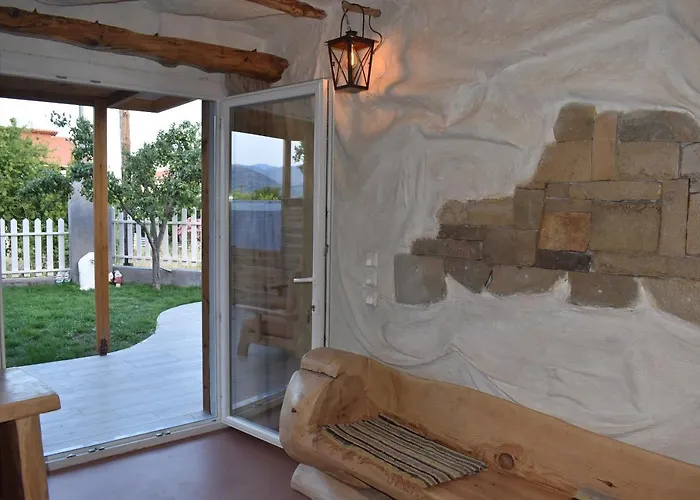 The Flintstones House Apartman Limenária